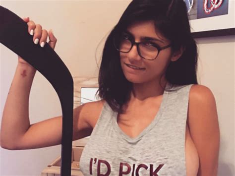 mia khalifa dildo|Mia Khalifa With Dildo Porn Videos 